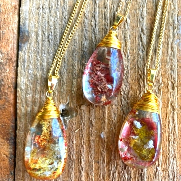 Phantom Quartz 22k Gold Moss Agate Crystal Necklac - Picture 2 of 6